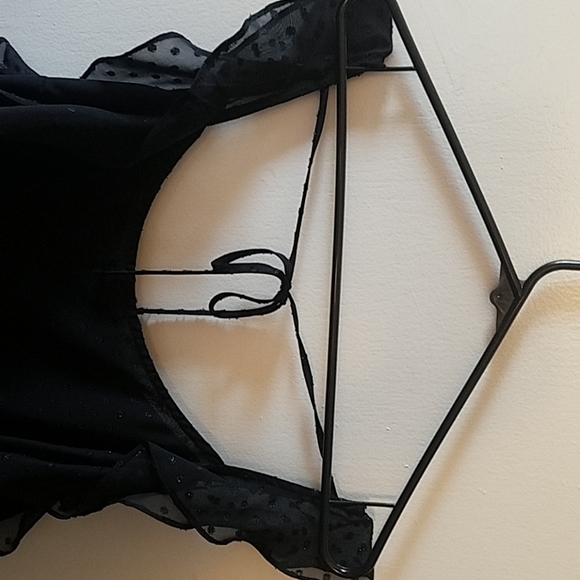 Flirty, flutter sleeve blouse - Picture 4 of 5